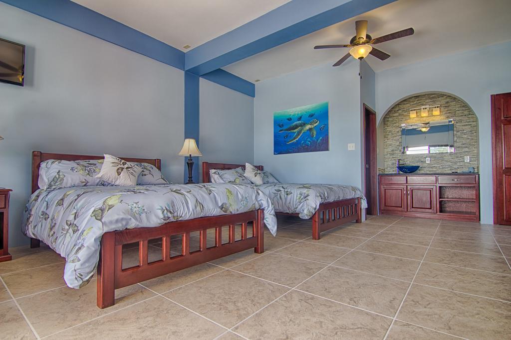 Beaches And Dreams Boutique Hotel Placencia Exterior photo