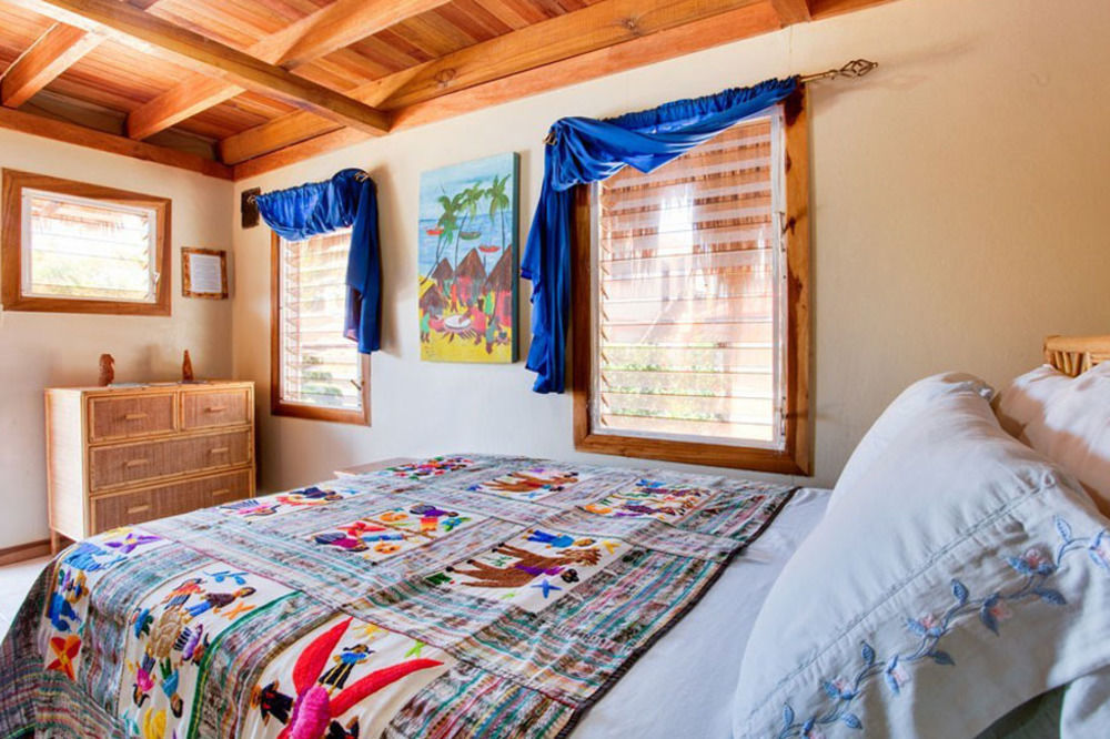Beaches And Dreams Boutique Hotel Placencia Exterior photo